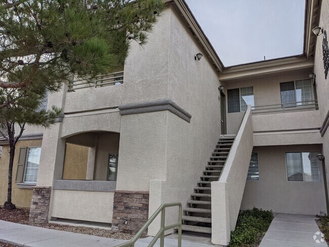 Building Photo - 1709 King James St Rental