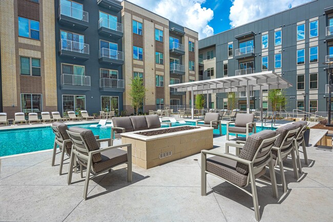 Photo - Luxia Preston