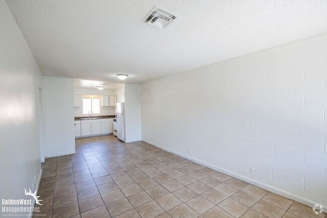 Building Photo - Comfortable 2Bdm 1Ba Unit in the Heart of ... Rental