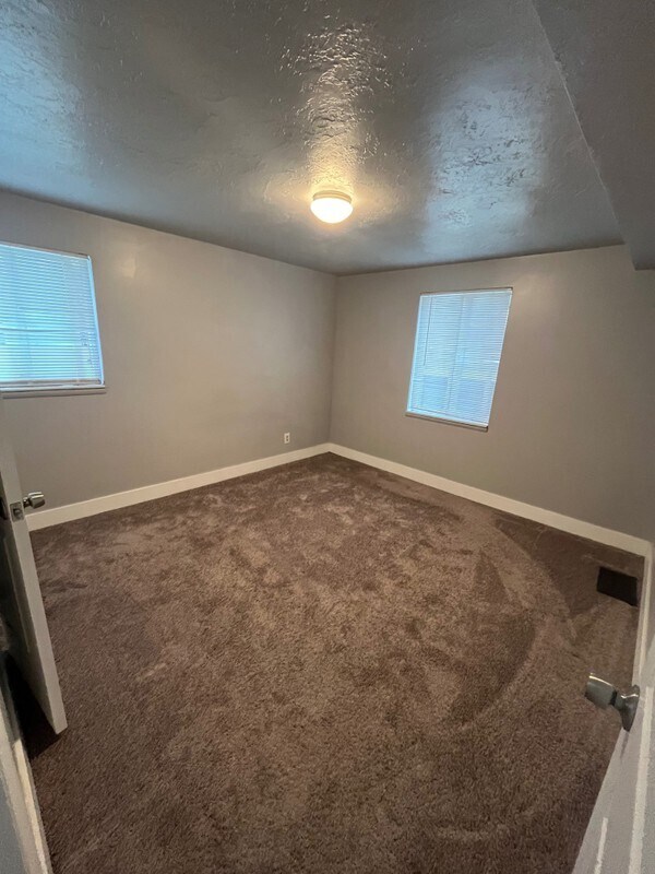 Photo - 133 900 N Unit 1