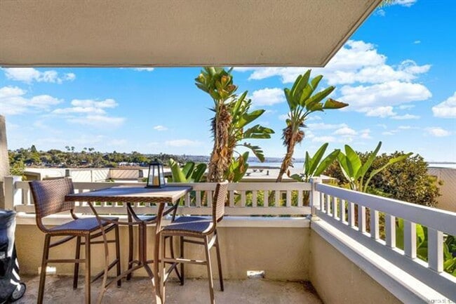 Building Photo - 1 Bed/1 Bath Crown Point Condo with Bay Views Unit 102