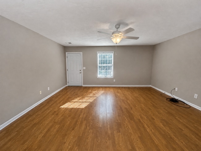 Photo - 318 Castle Ridge Dr