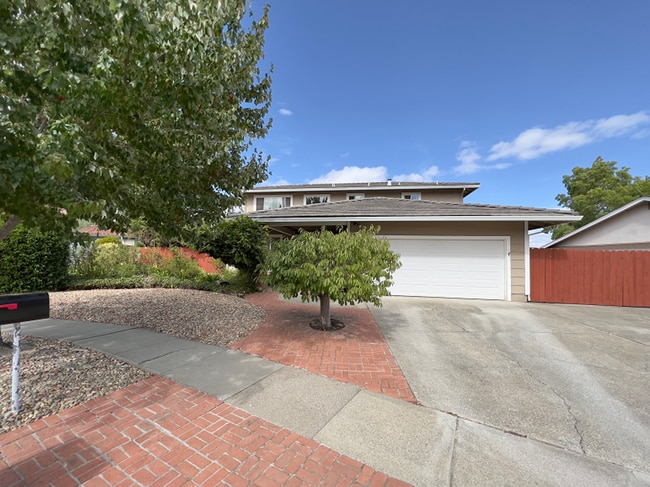 Building Photo - Four Bedroom Browns Valley Home