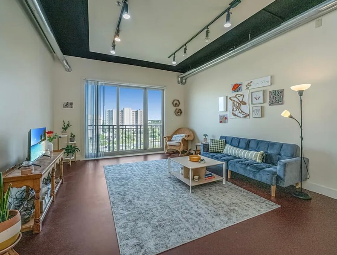 Photo - 150 Bee St (Charleston, SC)