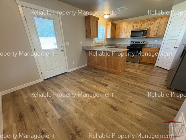 Photo - 2015 Lawrence Ln