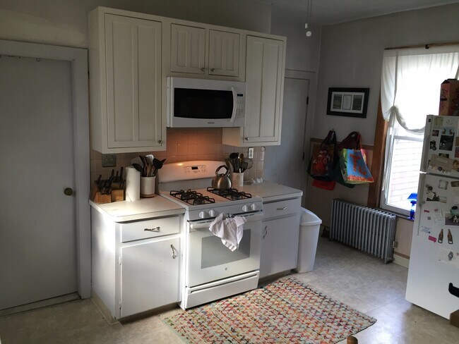 11 Clarendon Ave Unit 2