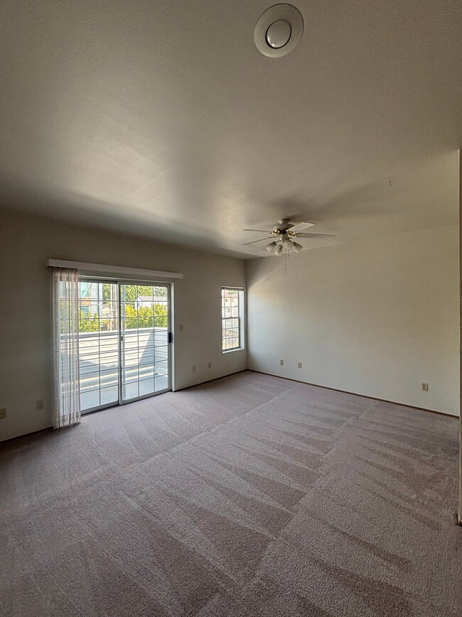 Building Photo - 10545 Greenwood Ave N Unit 312