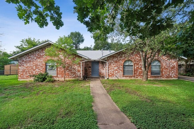 Building Photo - 4713 Sagebrush Trail