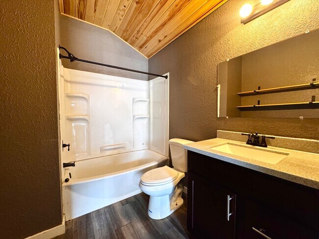 Photo - 1 Bedroom/1 Bathroom Tiny Home Cottage in Sulphur Rock