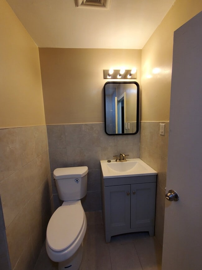 Photo - 7915 Bustleton Ave