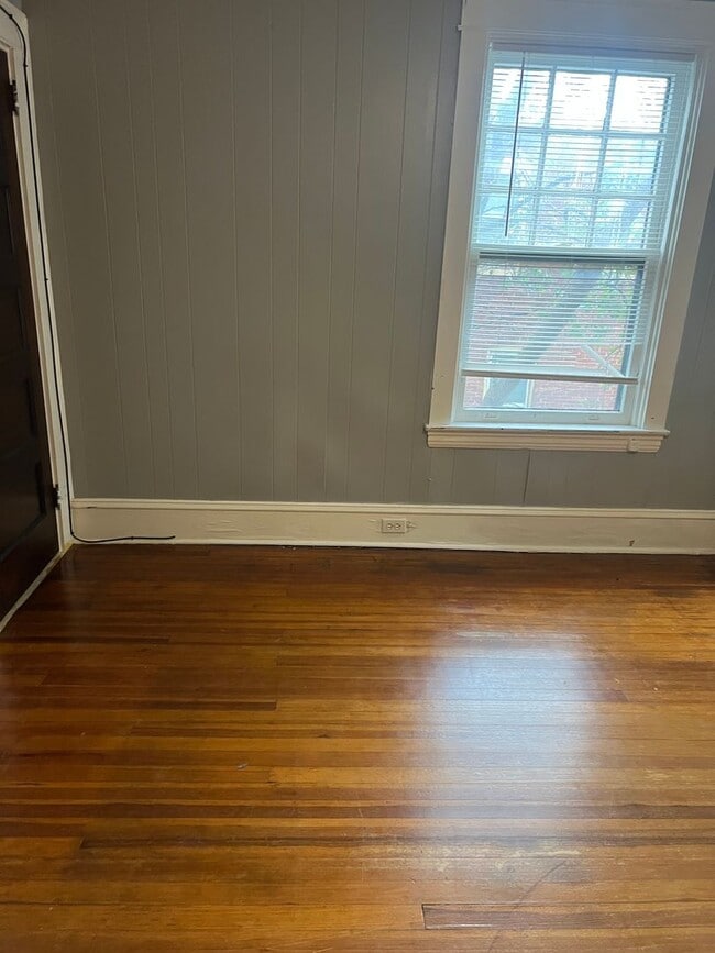 Photo - 919 E King St Unit Apt 2