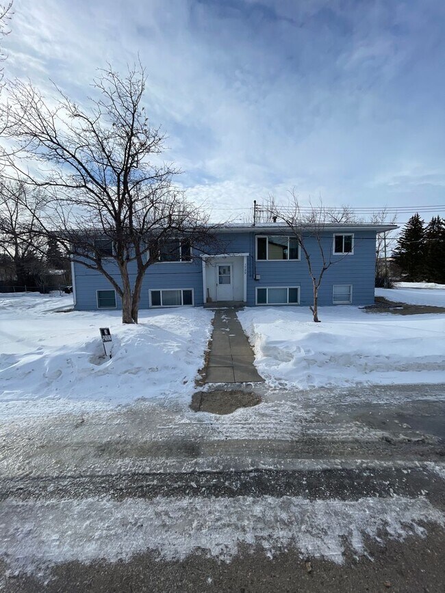 Building Photo - 1729 1st St SW Unit 2