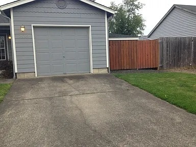 Photo - 2580 Lyon St SE