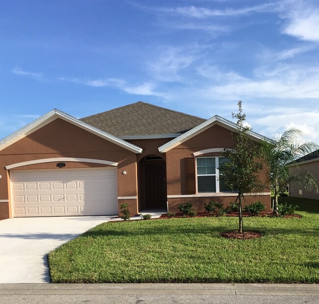 Photo - 1522 Lexington Square SW