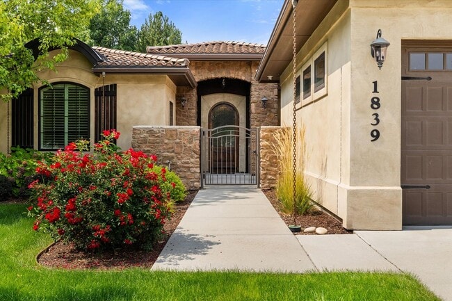 Photo - Luxury Furnished 4-Bedroom Home in Eagle's...