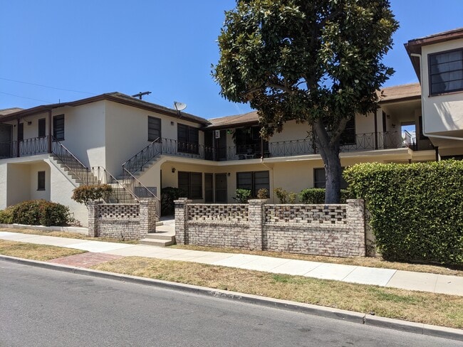 Photo - 4045 E 8th St Unidad G