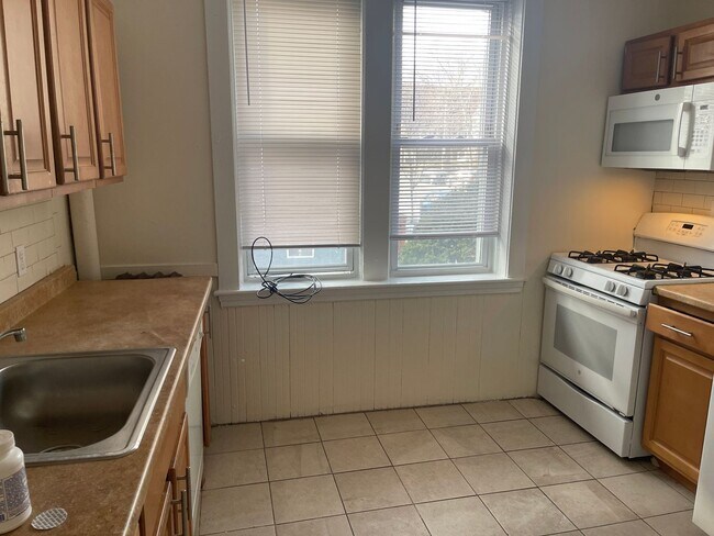 Photo - NO FEE Clean and spacious 3 bed split n Union Sq  , Laundry, Utilities Inc Students/pets ok