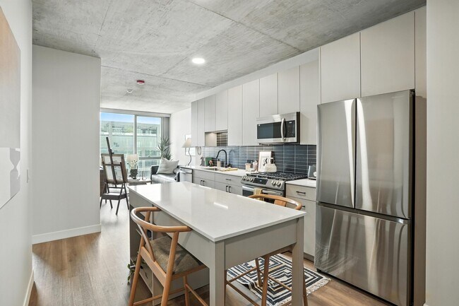 Photo - 312 N May St