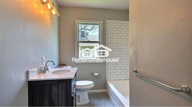 Photo - 861 N Algonquin Ave