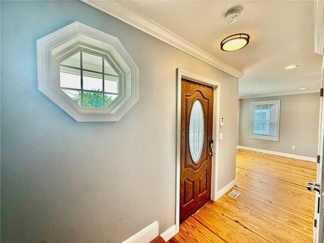 Photo - 52 Bedlow Ave