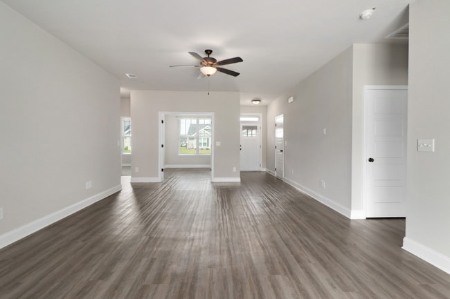 Photo - 112 Wisteria Ln