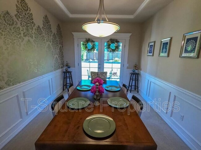 Photo - 21407 42 Ave SE