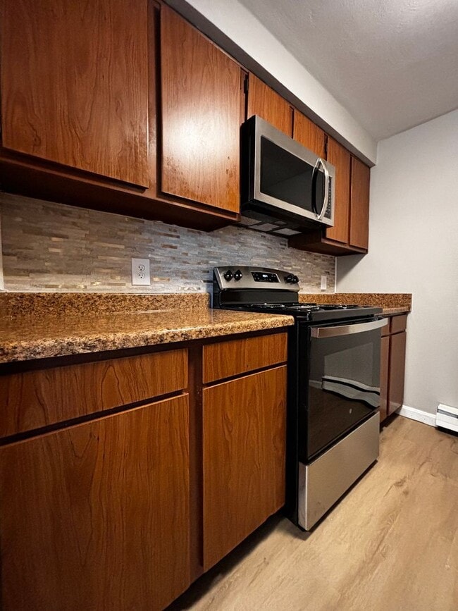 Photo - Charming 2 bedroom- 1bath apartment with washer dryer hook-up Unit 1276 Sanlor Ave 2
