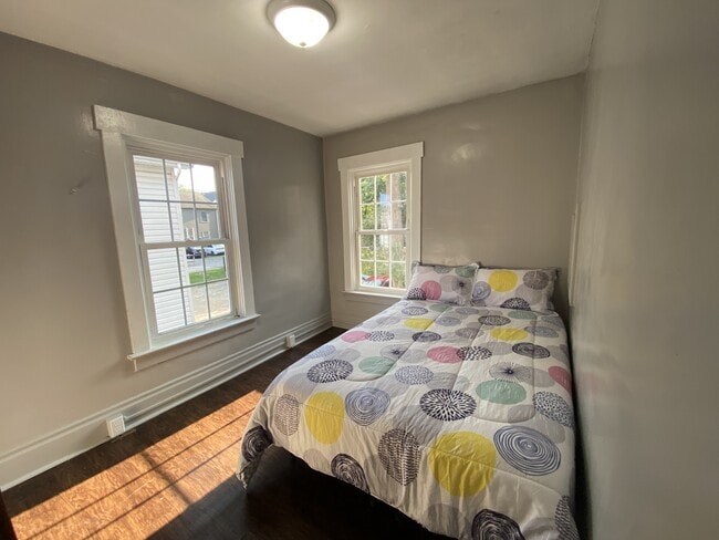 275 S 7th St Unit 1