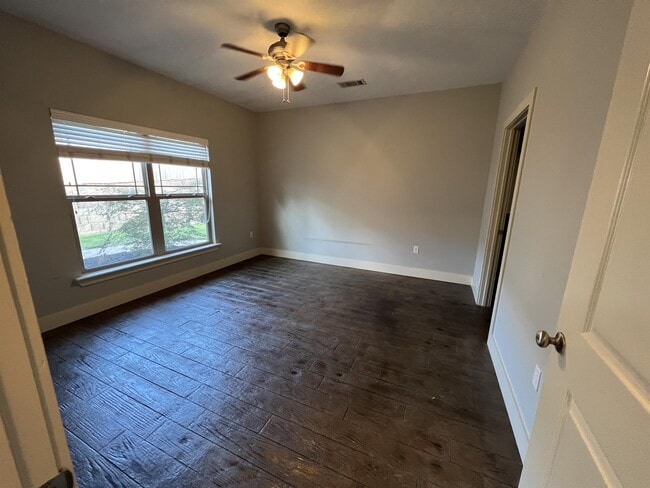 Photo - 252 Lee Ln
