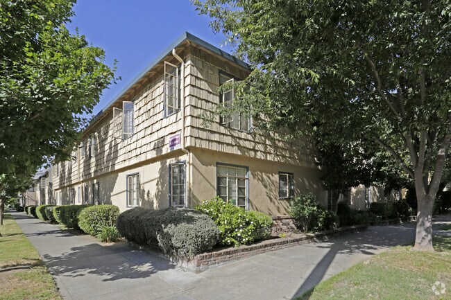 Kenwood Apartments - Kenwood Apartments