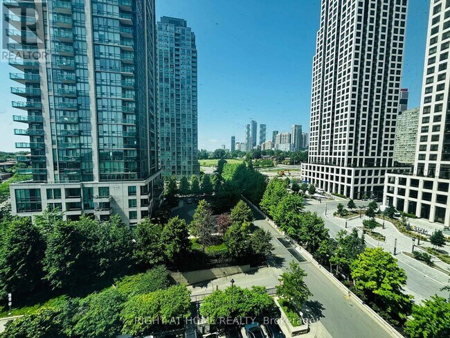 Photo - 3504 Hurontario St Unité 907