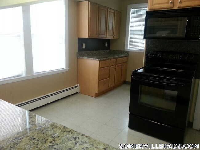 Photo - 138 W Adams St
