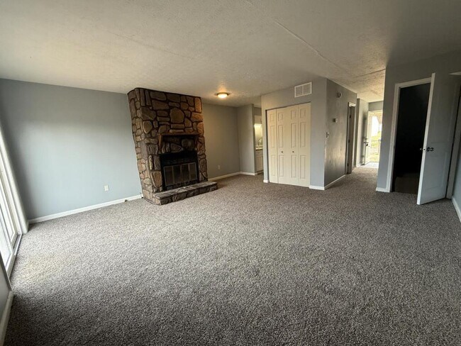 Photo - 1210 Clear Ridge Ln