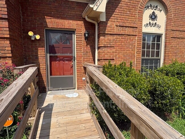 Photo - 2995 Charlestowne Pl