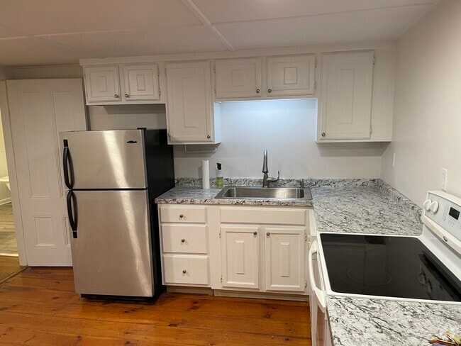 Building Photo - 183 Washington St Rental