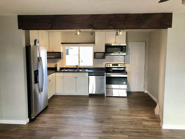 Photo - 114 W Cumberland St