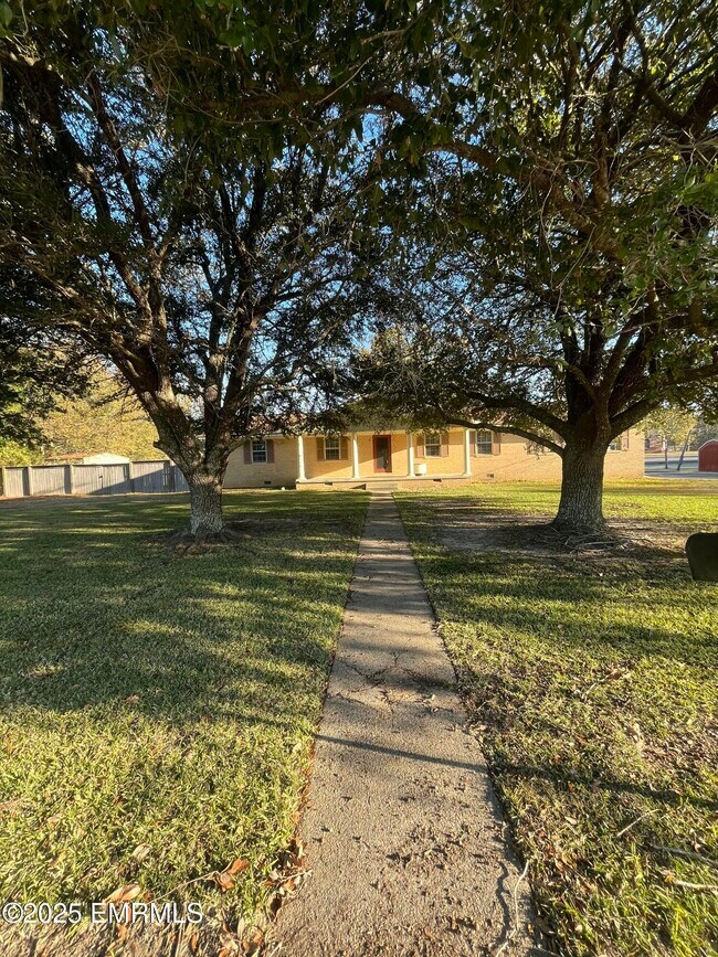 Photo - 607 Sookalena St