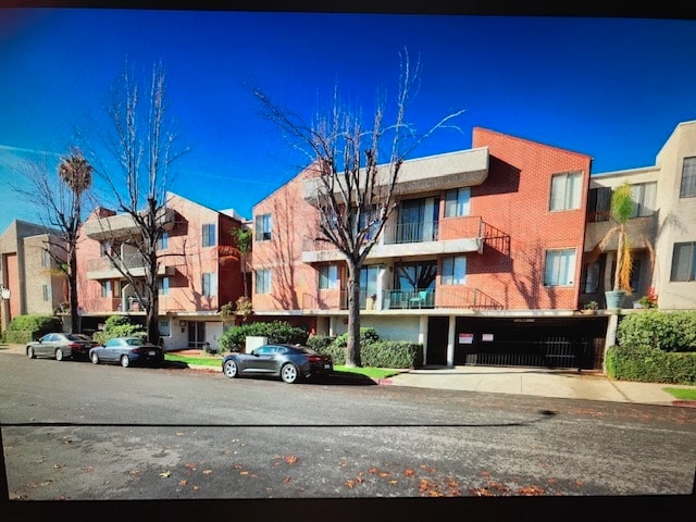 Building Photo - 7211 Cozycroft Ave Unit 49 Rental
