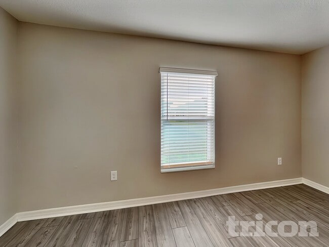Photo - 304 Kensington View Dr