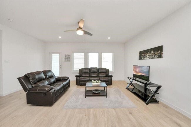 Photo - 31771 Margaret Woods Ln