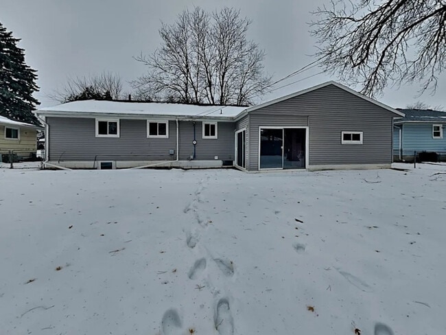 Photo - 3021 Commodore Dr