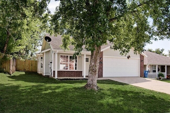 Photo - 2411 SW Choctaw St