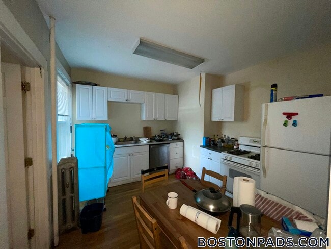 Photo - 192 Kelton St Unit 1