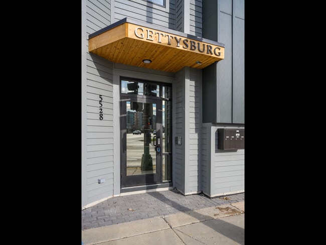 Photo - 5528 W Gettysburg St Unit 1