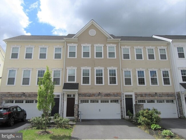Photo - 533 Liam Pl Townhome