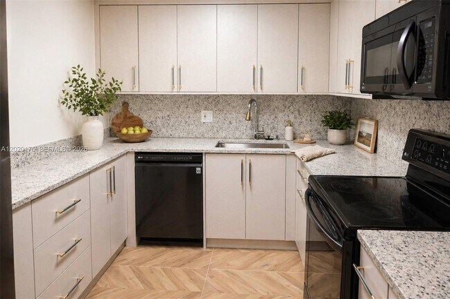 Photo - 2500 Parkview Dr Unit 1816
