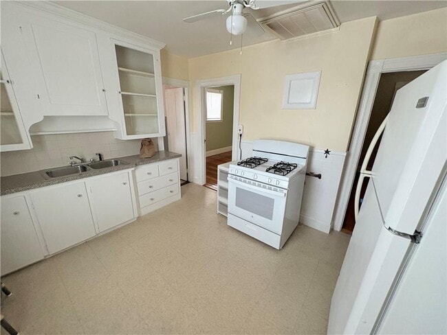 Photo - 293 Sutton Ave