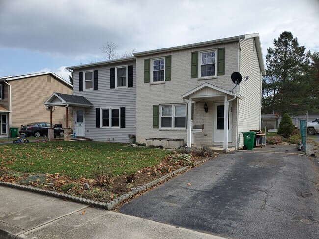 Photo - 629 Hamilton St