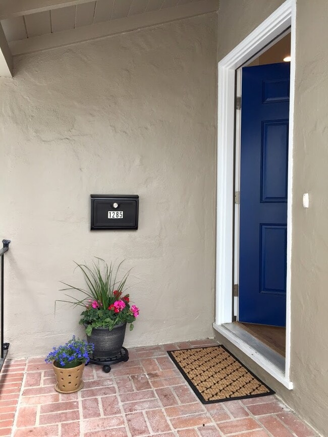 Front door - 1285 El Camino Real