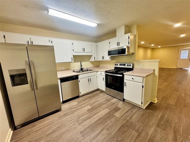 Photo - 605 Blackberry Rd